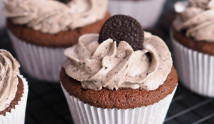 Cookies-Cream-Cupcake-With-Oreo-Cream-Frosting_banner2000x600_v2