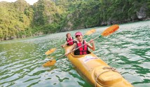 Halong-Bay-Kayaking-Ban_6